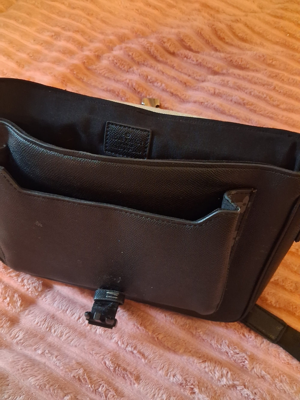 Louis Vuitton Brown and Black Monogram Messenger Bag - Picture 3 of 4